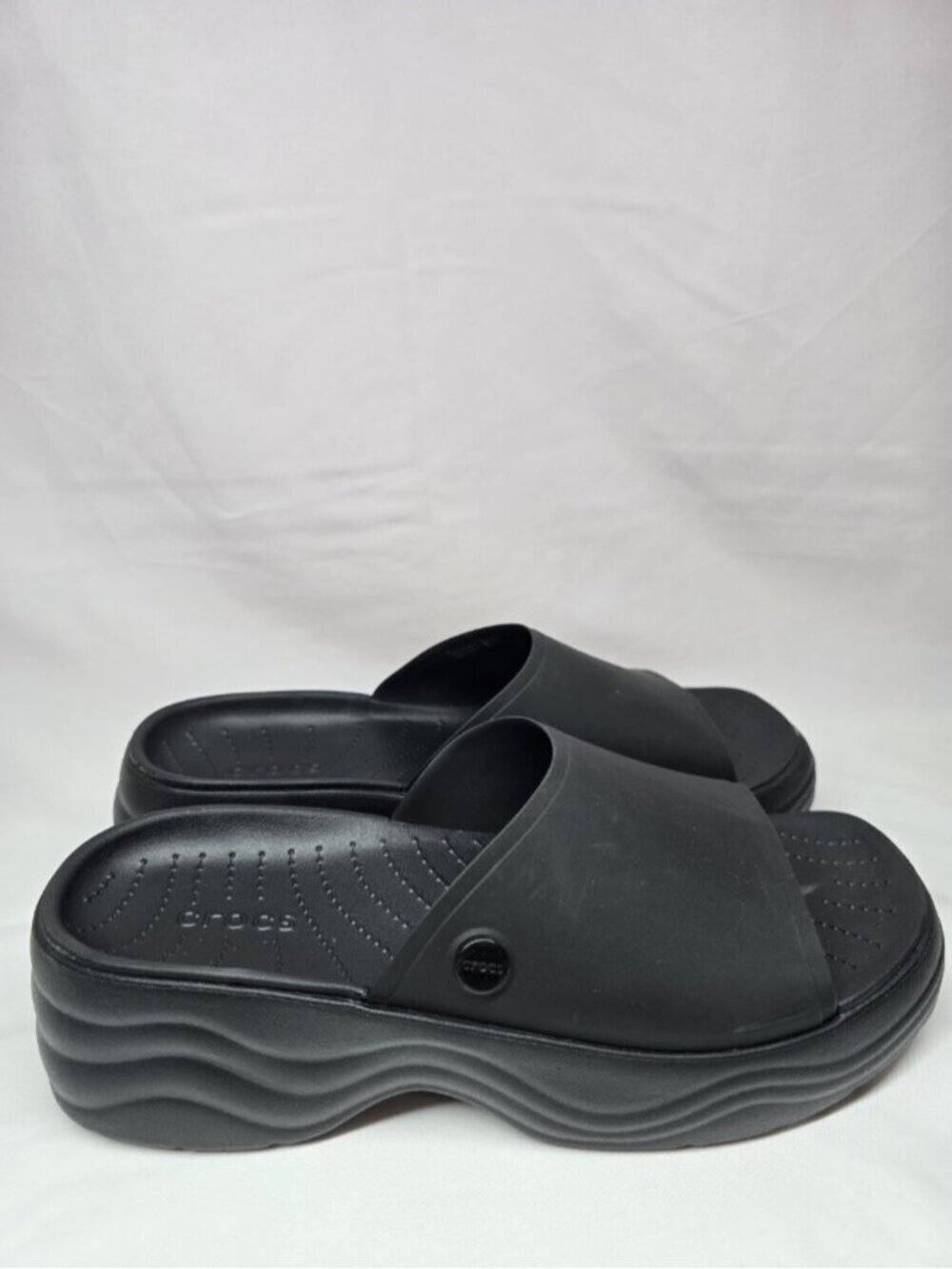 Women's Crocs Platform Skyline Slides Size 10 Slip on Sandals Solid Black Y2K